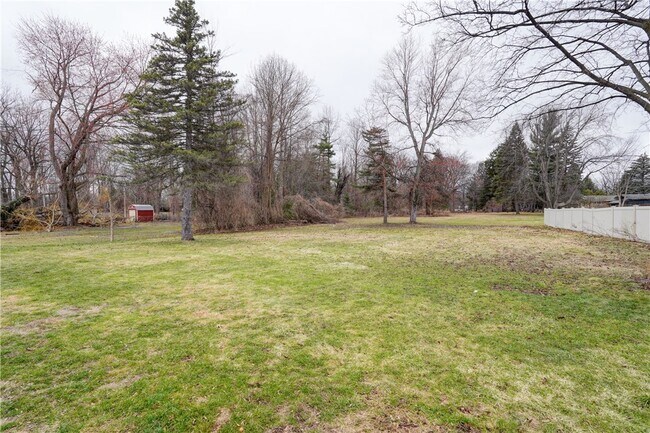 Building Photo - 889 Long Pond Rd