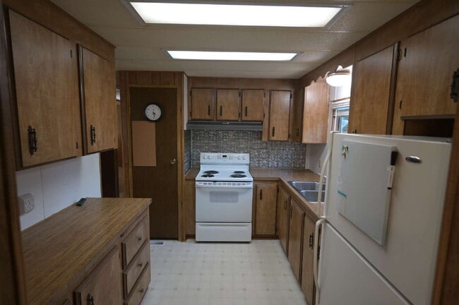 Building Photo - 2 bed 2 bath with large garage in Sequim