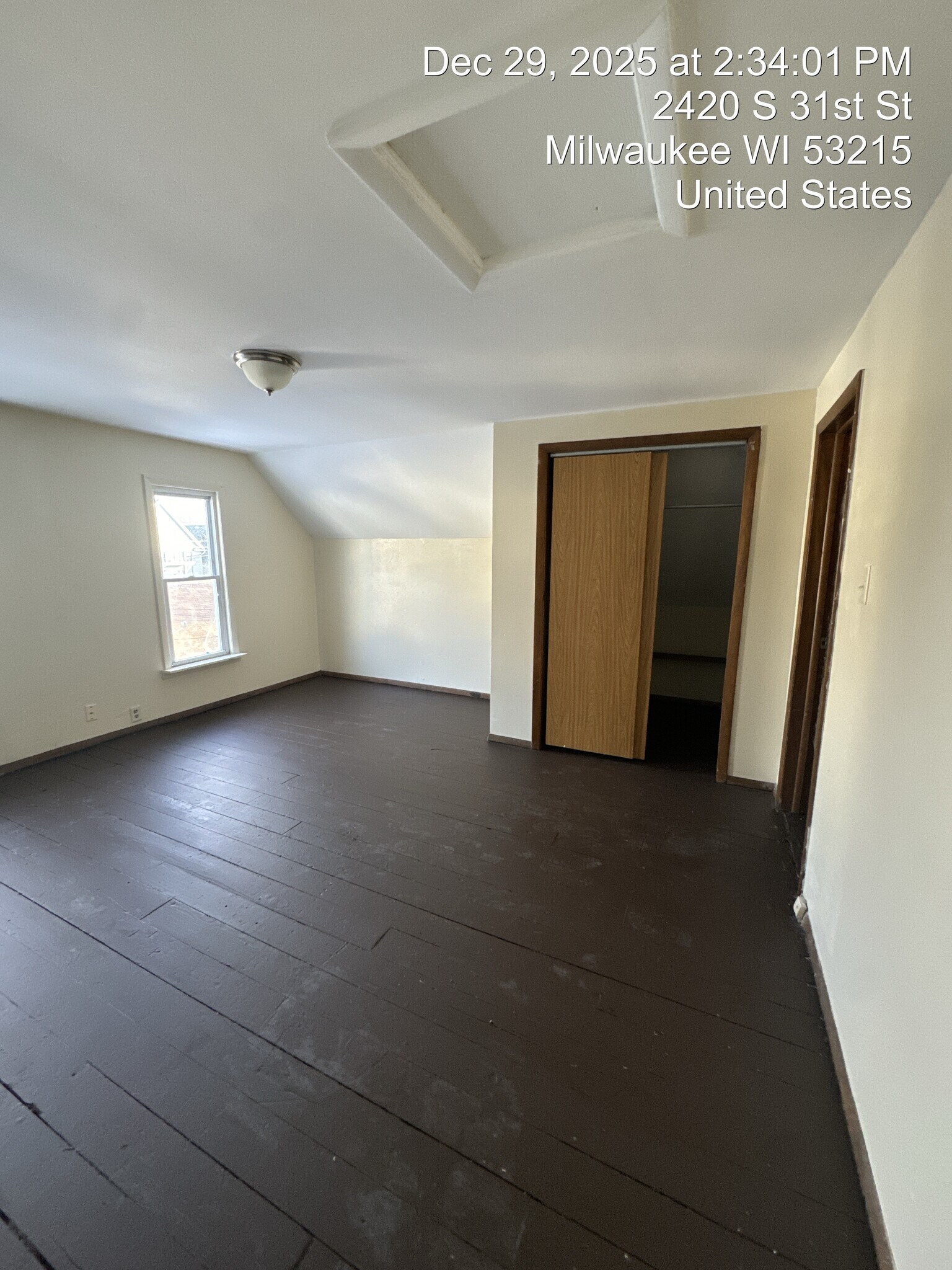 Building Photo - 2420 S 31st St