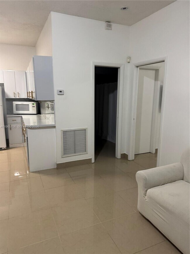 Building Photo - 16200 SW 97th Ave