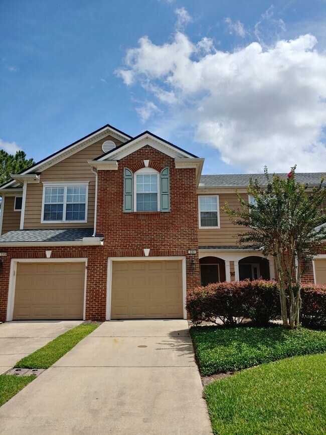 Building Photo - Wolf Creek Townhome