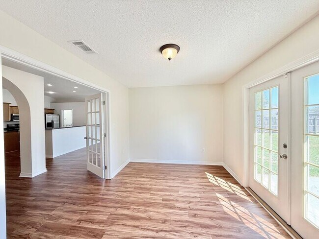 Building Photo - 5851 Chi Chi Cir