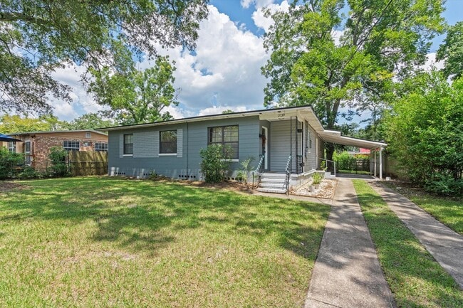 Primary Photo - Beautiful Home