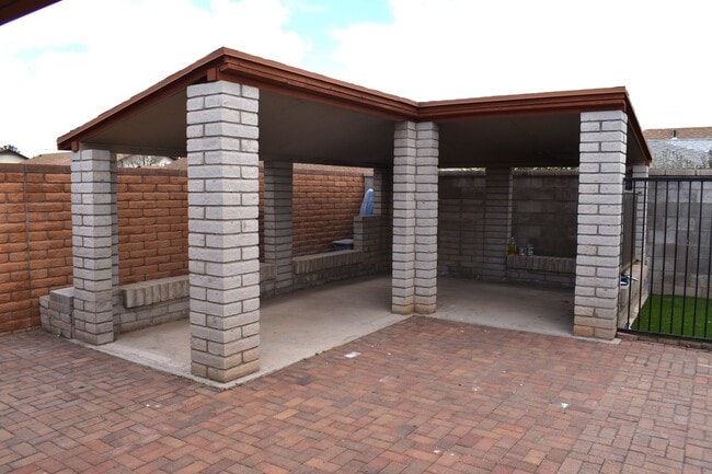 Building Photo - Inground Pool