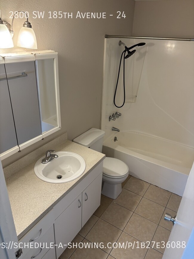 Building Photo - 2br Upstairs Unit - ALOHA CREST APTS Water...