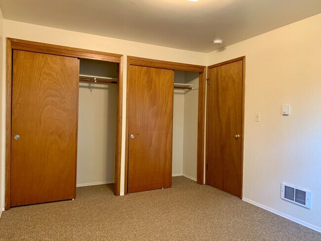 Building Photo - Cozy and Private Two Bedroom in Queen Anne-parking included!