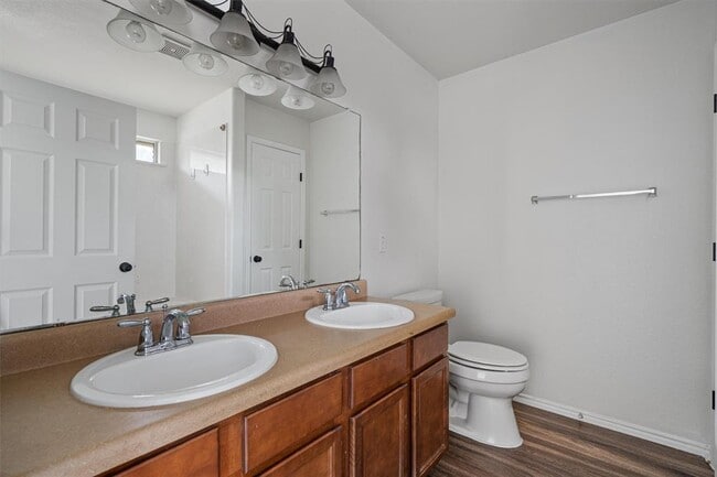 Building Photo - 1106 Canada Wild Dr