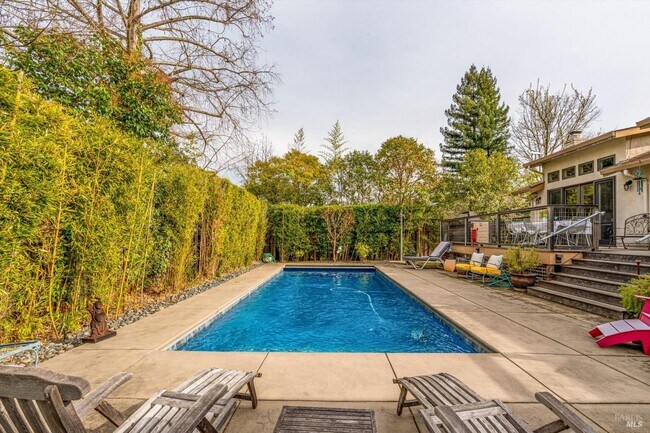 Building Photo - 1675 Sylvaner Ave