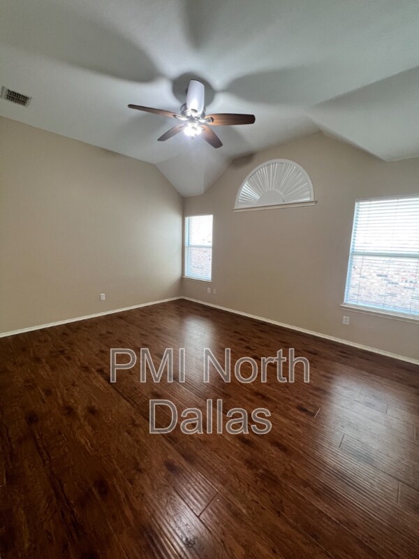 Building Photo - 5812 White Pine Dr