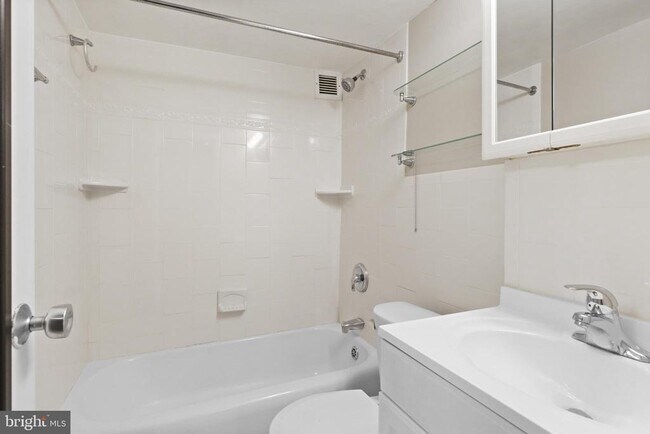 Building Photo - 801 N Pitt St