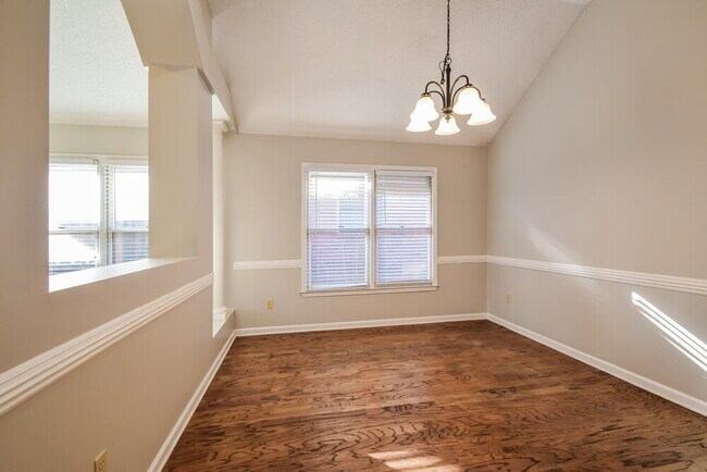 Building Photo - 1562 Appling Wood Cove N