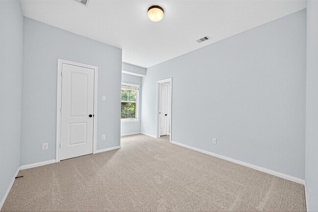 Building Photo - 137 Cheswood Manor Drive