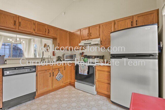 Building Photo - 8640 Boxelder Dr