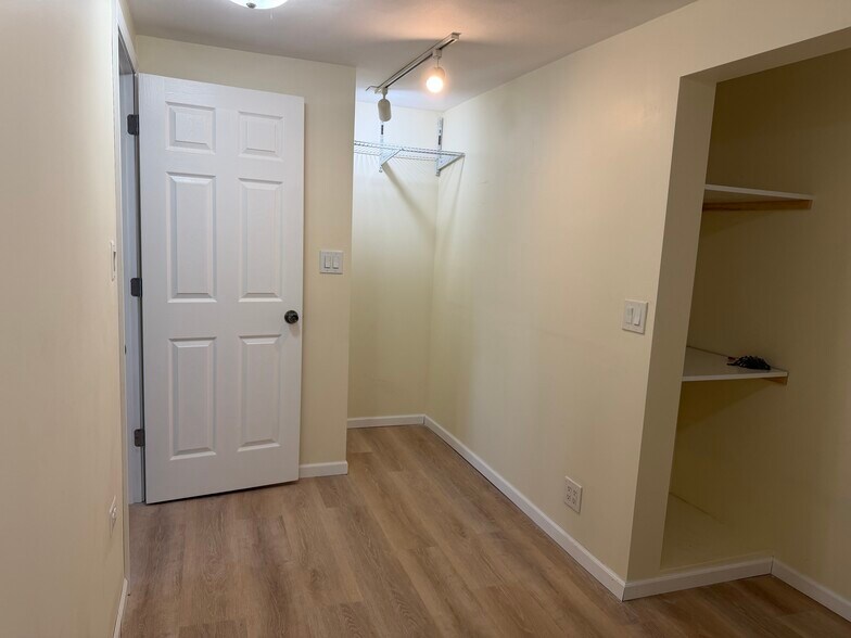 Building Photo - 58 Lincoln Ave