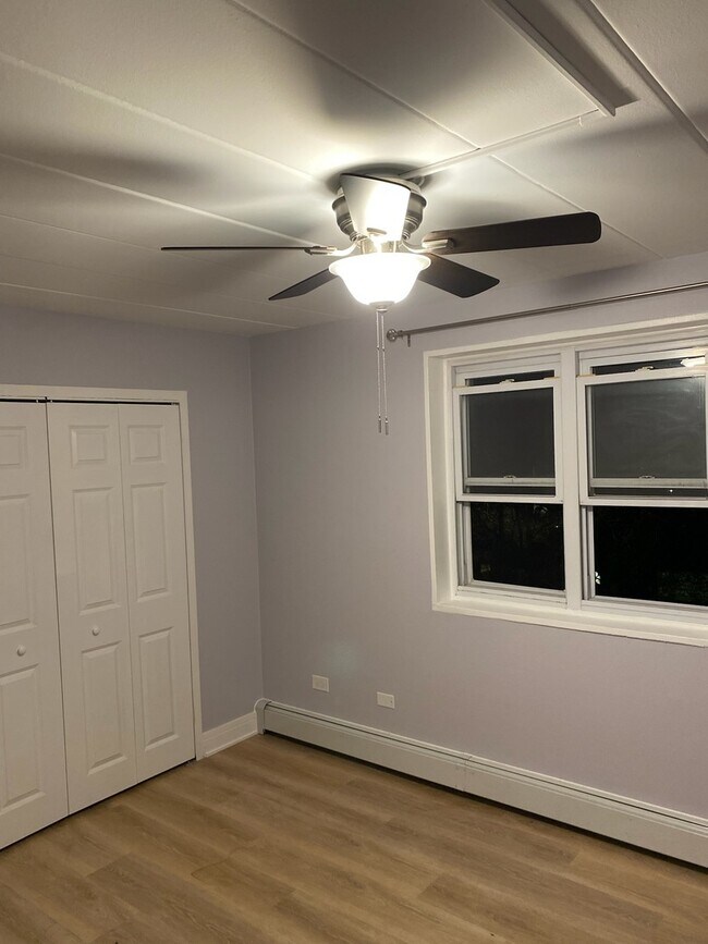 Building Photo - 6161 N Hoyne Ave