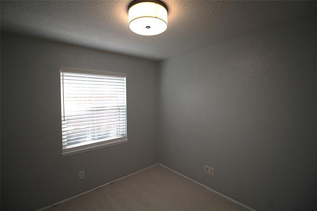 Building Photo - 804 Wateka Way