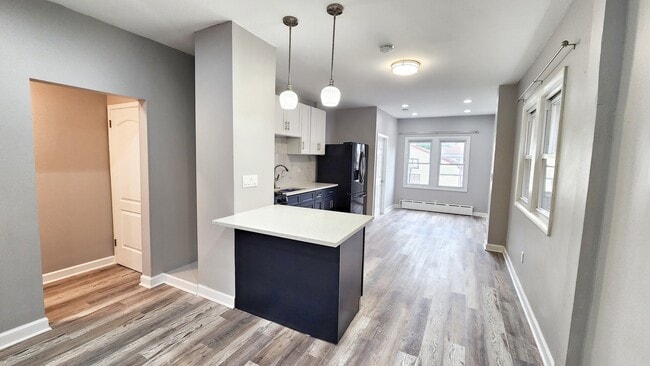 Building Photo - 4045 N Moody Ave