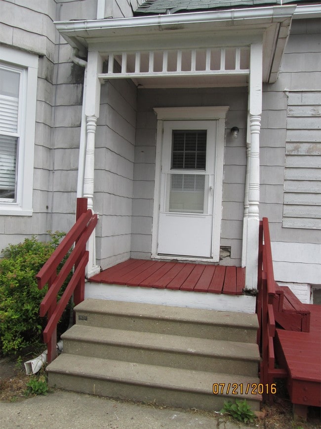 Building Photo - 4049 6th Ave