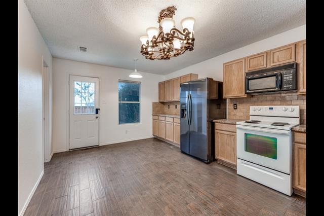 Building Photo - 509 Keble Dr