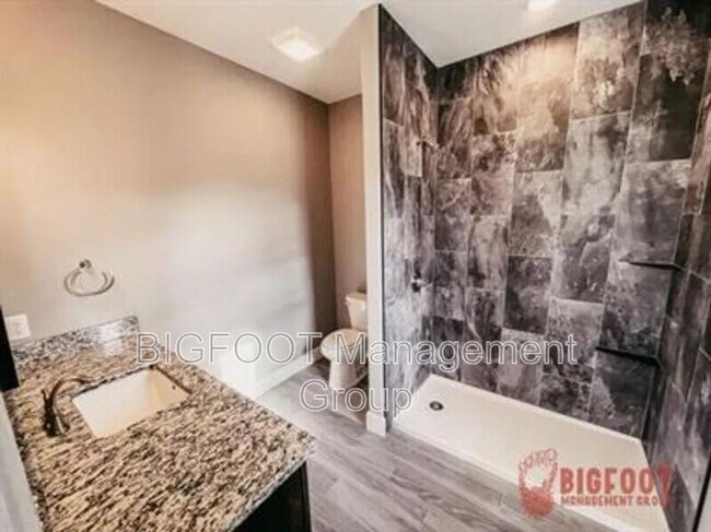 Building Photo - 3995 Lucas Ct