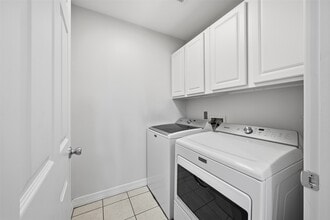 Building Photo - 5515 Crooms St