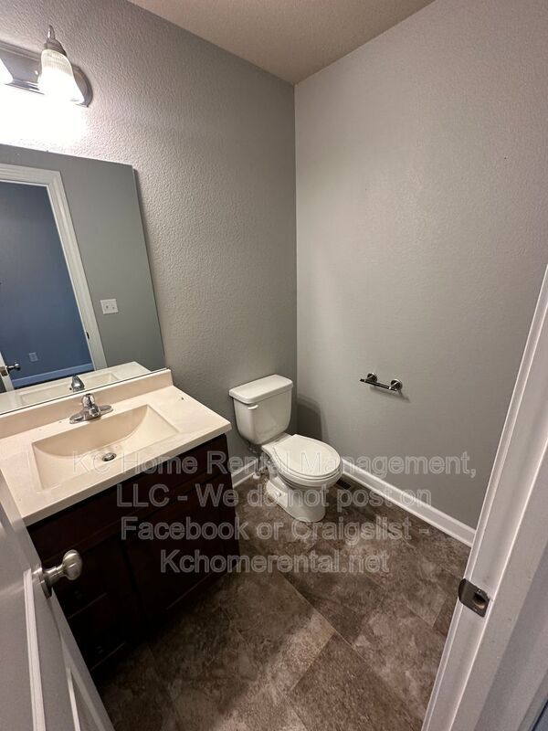 Building Photo - 10541 Kane Dr