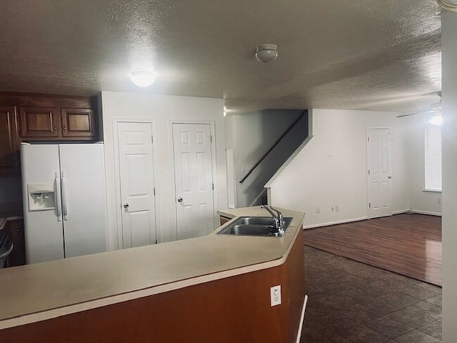 Building Photo - Jordans Crossing