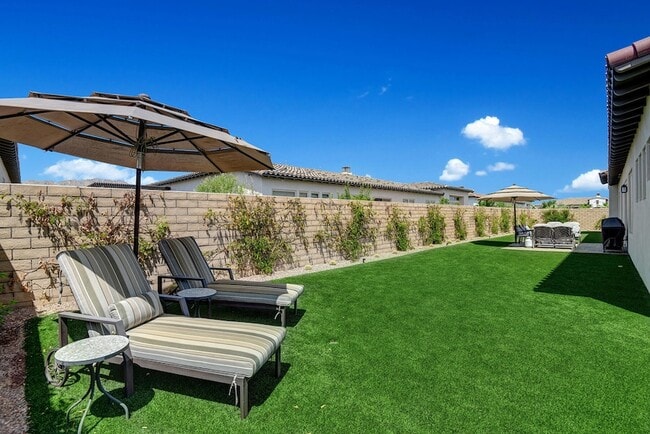 Building Photo - 54885 Madagascar Way