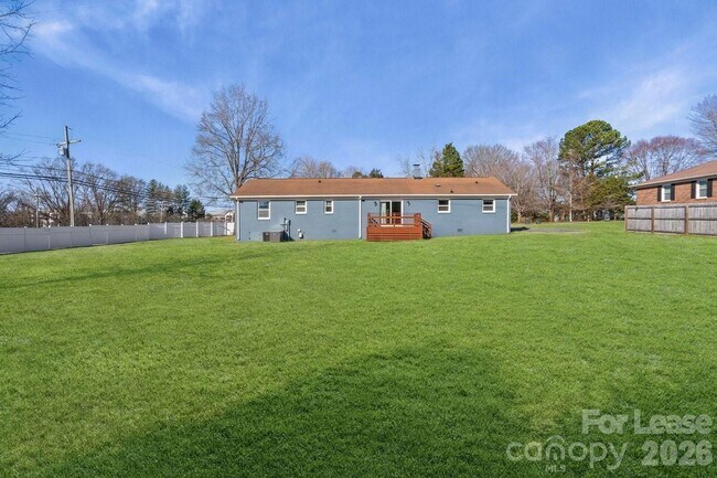 Building Photo - 16808 Knoxwood Dr