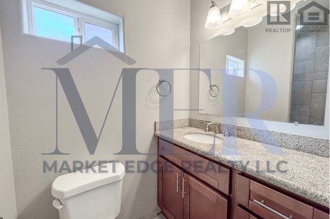 Building Photo - 5Bed/5Bath House at University Dr/Priest Dr! Move-In Ready on 05/07/2026! - 4 CAR CARPORT! NO HOA!