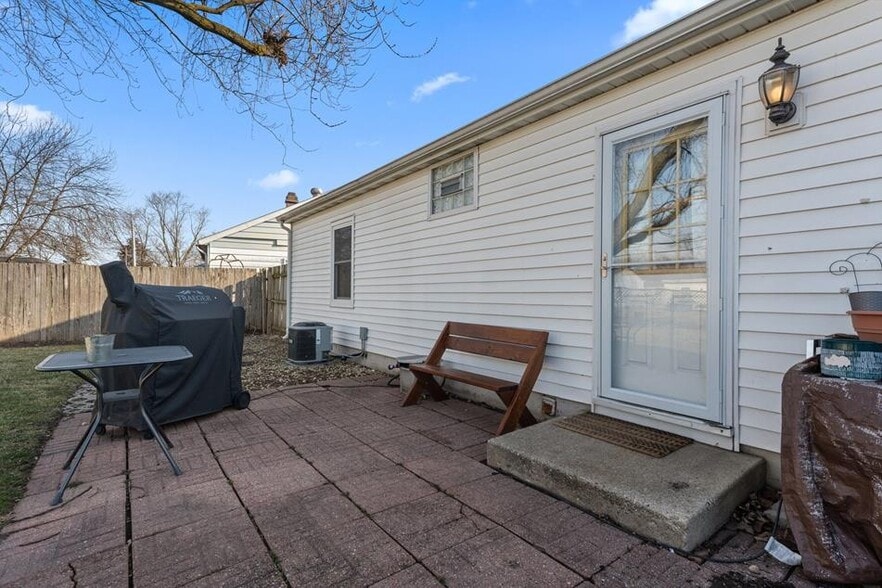 Building Photo - 508 Kenyon Ave