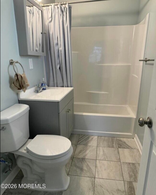 Building Photo - 40 Bay Shore Dr