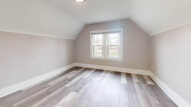 Building Photo - Lorain 2 Bedroom Single Family Home