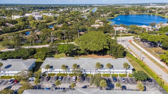 Building Photo - 2300 SW 22nd Ave