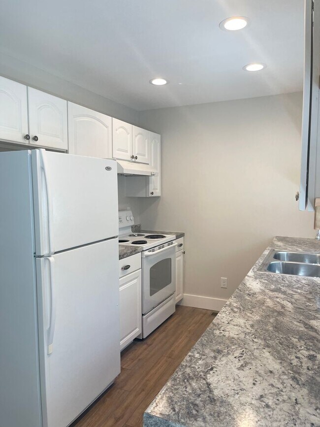 Building Photo - Adorable 3 bedroom 2 bath, great Candler l...