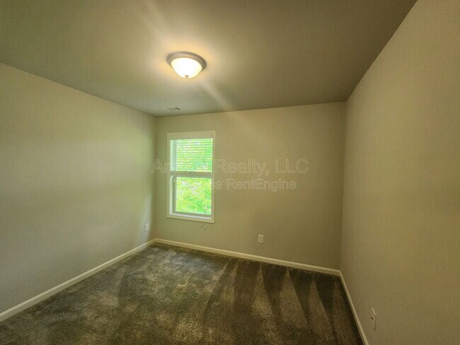 Building Photo - 2079 Pinnacle Walk