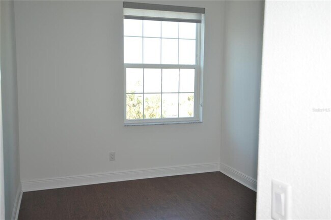 Building Photo - 5728 Biscayne Ct