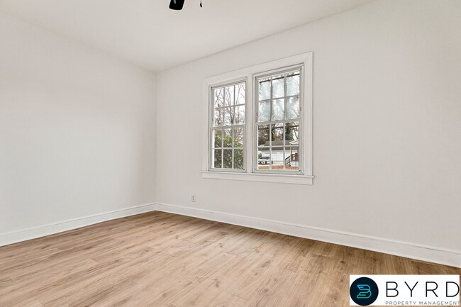 Building Photo - 2958 Winston Churchill Dr