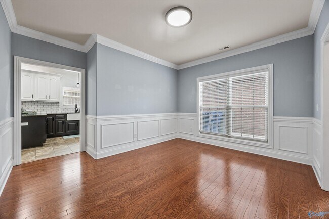 Building Photo - 11 Nandina Ln SW