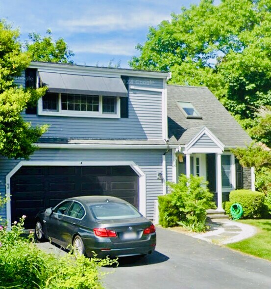 Primary Photo - 94 Country Club Dr