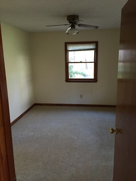 Building Photo - 123 Bonaparte Dr