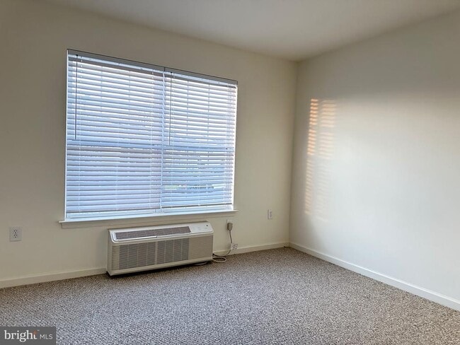 Building Photo - 54 Sequoia Dr