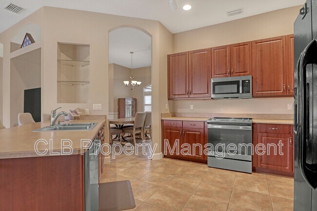 Building Photo - 6808 Amici Ct