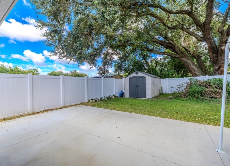 Building Photo - 4210 E Sandalwood Cir S