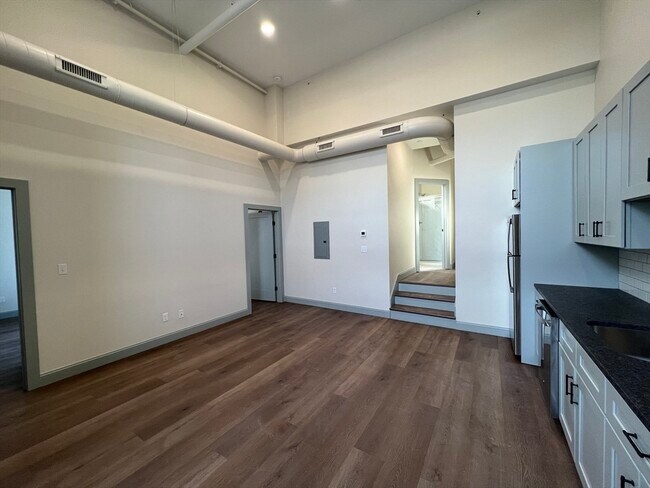 Building Photo - 160 Seabury St