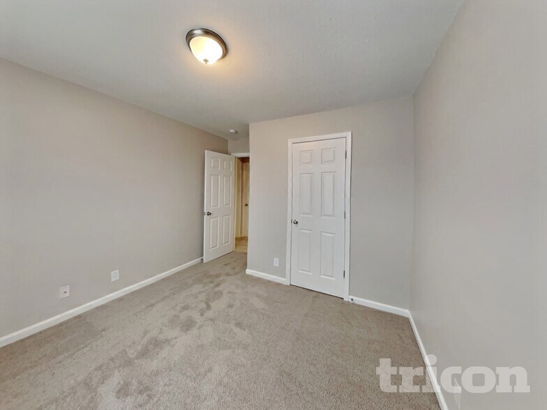 Building Photo - 1908 Sherman Court