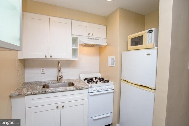 Building Photo - 2101 Chestnut St