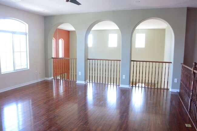 Building Photo - "Spacious 4-Bedroom Oasis with Granite Touches and Cozy Fireplace in Las Vegas!"
