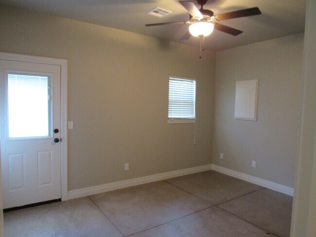 Building Photo - 3672 N Tyler Ct