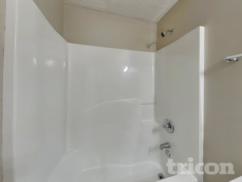 Building Photo - 3547 Lehigh Way